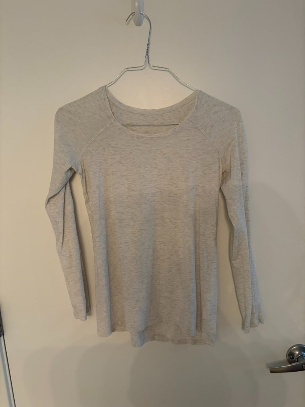 Lululemon Heathered Cream Ivory Long Sleeve Top Soft Layering Tee Womens Size 6